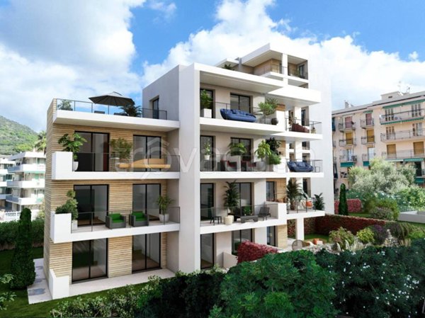 appartamento in vendita a Pietra Ligure in zona Santa Corona