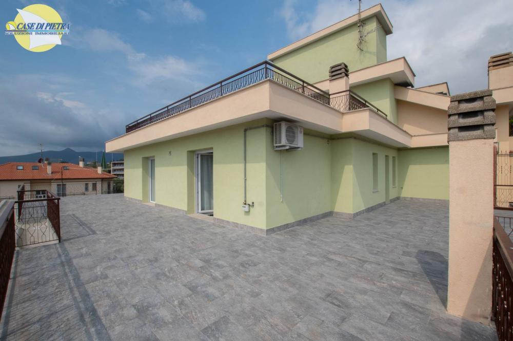 appartamento in vendita a Pietra Ligure in zona Santa Corona