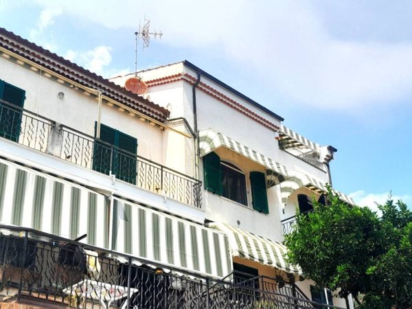 appartamento in vendita a Pietra Ligure in zona Santa Corona