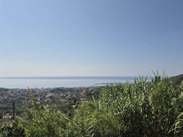 appartamento in vendita a Pietra Ligure in zona Ranzi