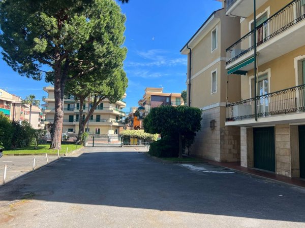 appartamento in vendita a Pietra Ligure in zona Santa Corona