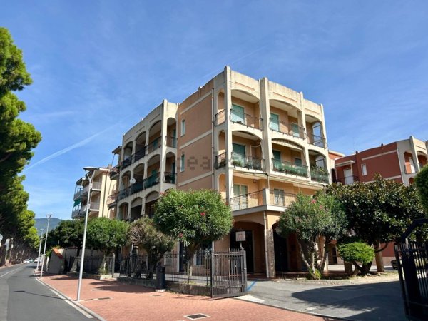 appartamento in vendita a Pietra Ligure in zona Santa Corona