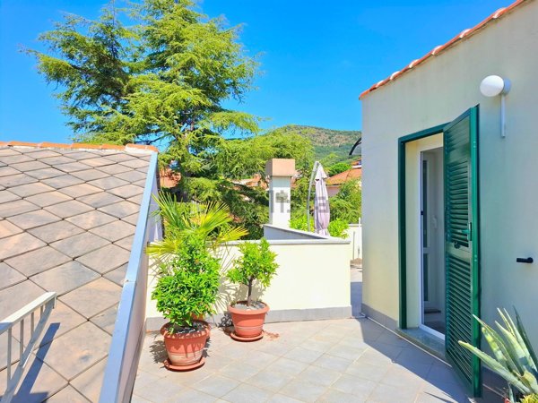 appartamento in vendita a Pietra Ligure in zona Santa Corona