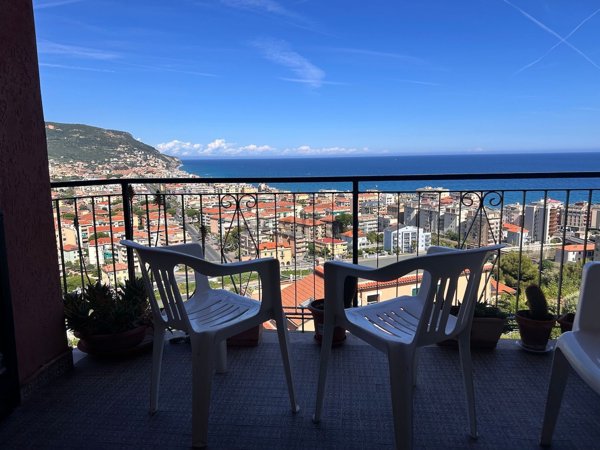 appartamento in vendita a Pietra Ligure in zona Santa Corona