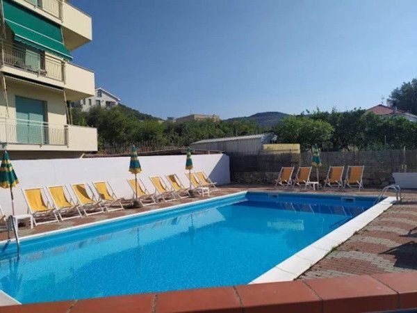 appartamento in vendita a Pietra Ligure in zona Santa Corona