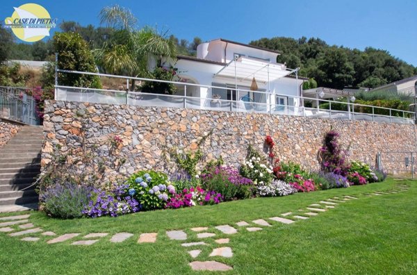 casa indipendente in vendita a Pietra Ligure