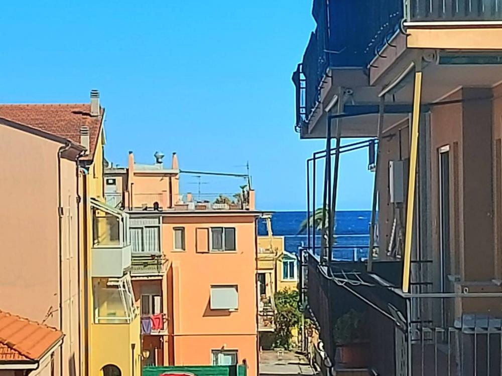 appartamento in vendita a Pietra Ligure in zona Santa Corona