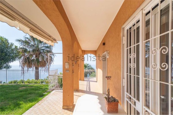 appartamento in vendita a Pietra Ligure in zona Santa Corona