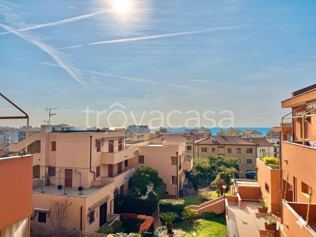 appartamento in vendita a Pietra Ligure in zona Santa Corona