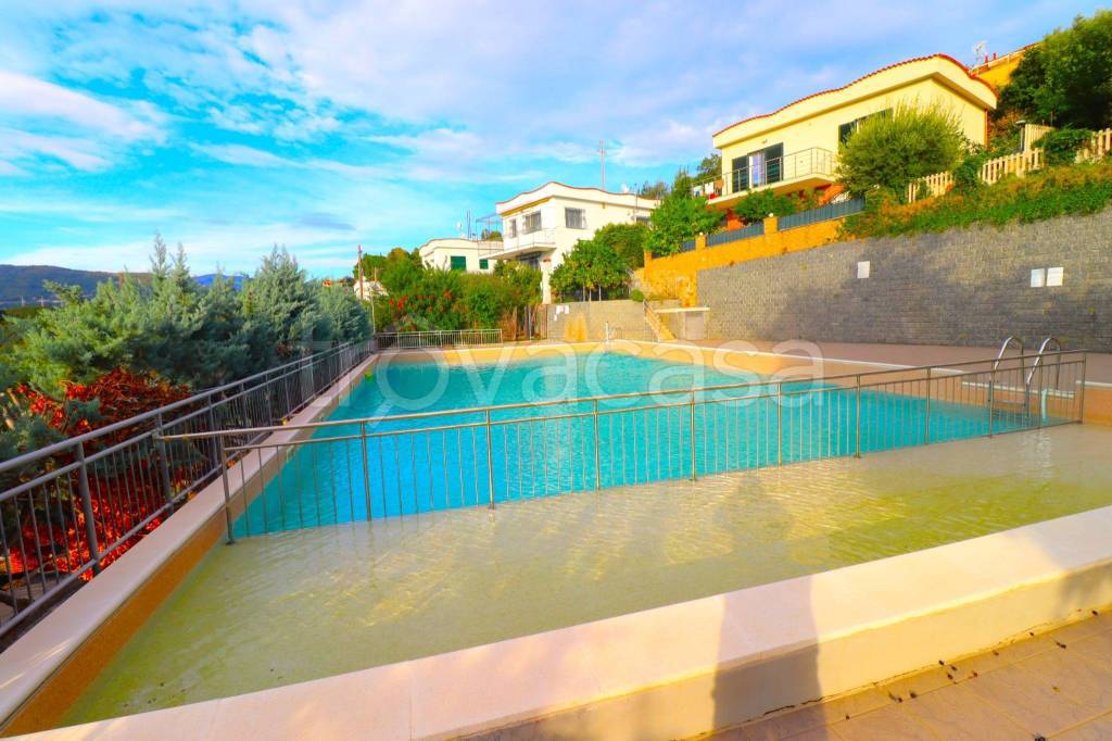 casa indipendente in vendita a Pietra Ligure in zona Ranzi