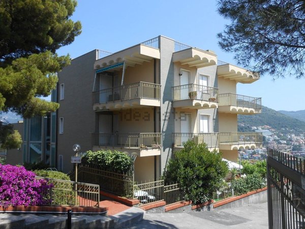 appartamento in vendita a Pietra Ligure in zona Santa Corona
