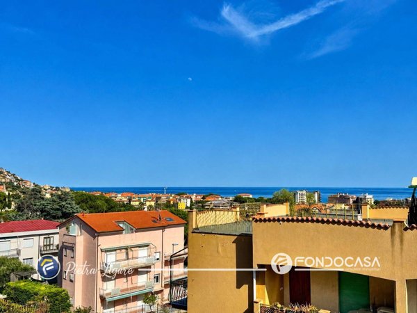 appartamento in vendita a Pietra Ligure in zona Santa Corona