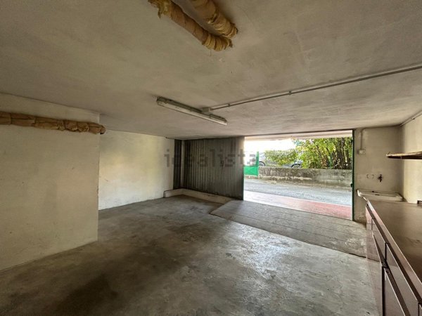 box auto in vendita a Pietra Ligure in zona Santa Corona