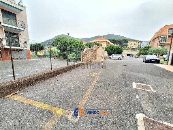 box auto in vendita a Pietra Ligure in zona Santa Corona