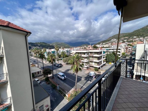 appartamento in vendita a Pietra Ligure in zona Santa Corona