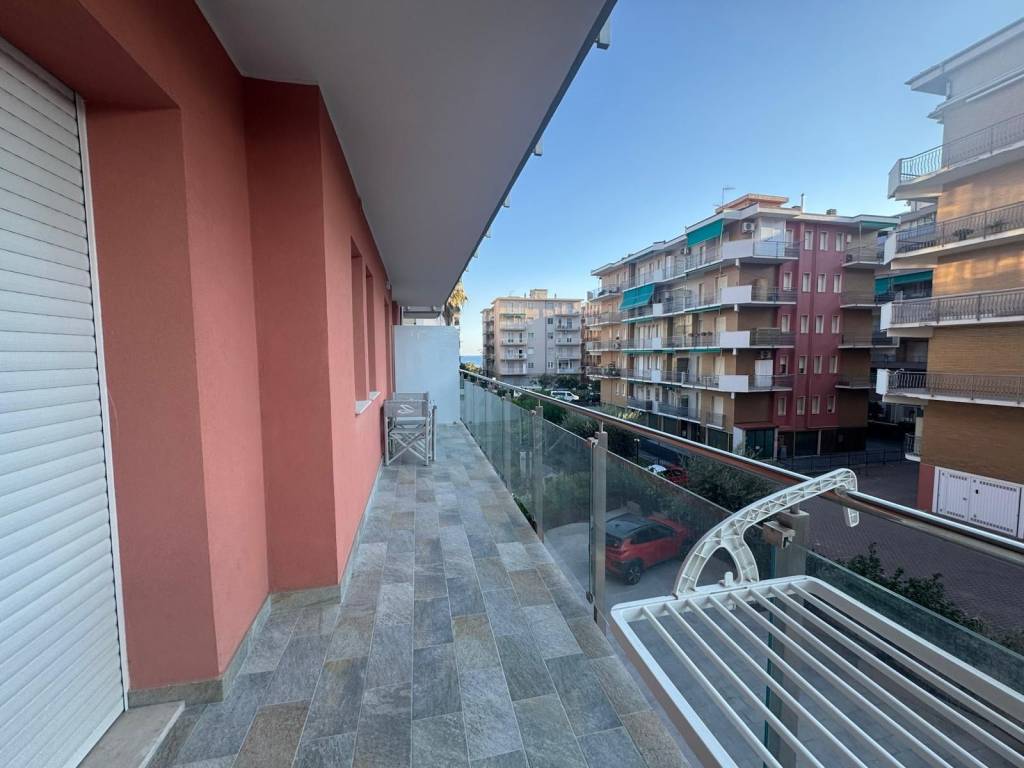 appartamento in vendita a Pietra Ligure in zona Santa Corona