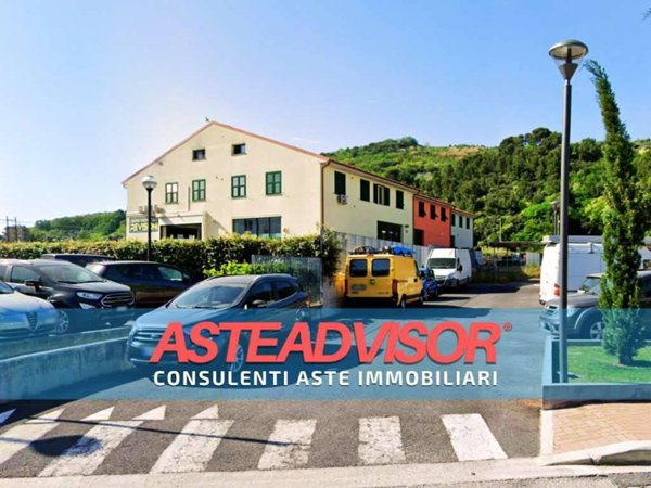ufficio in vendita a Pietra Ligure in zona Santa Corona