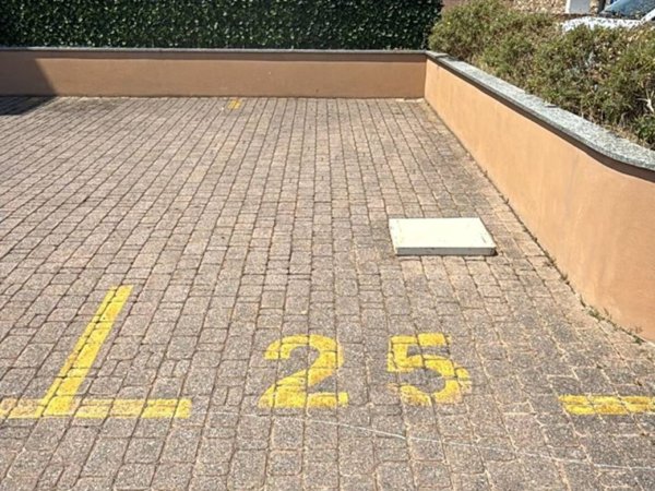 box auto in vendita a Pietra Ligure in zona Santa Corona