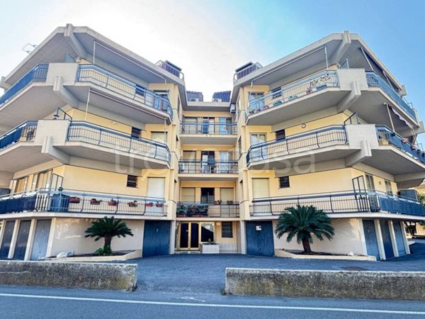 appartamento in vendita a Pietra Ligure in zona Santa Corona