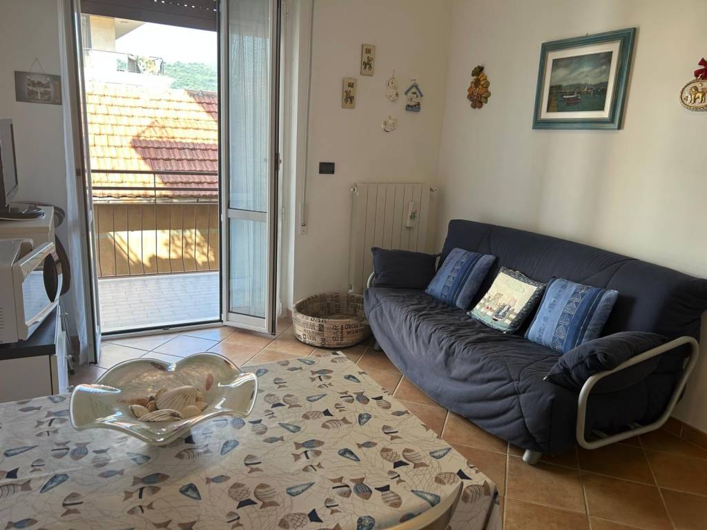 appartamento in vendita a Pietra Ligure in zona Santa Corona