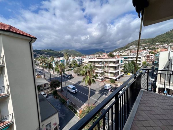 appartamento in vendita a Pietra Ligure in zona Santa Corona