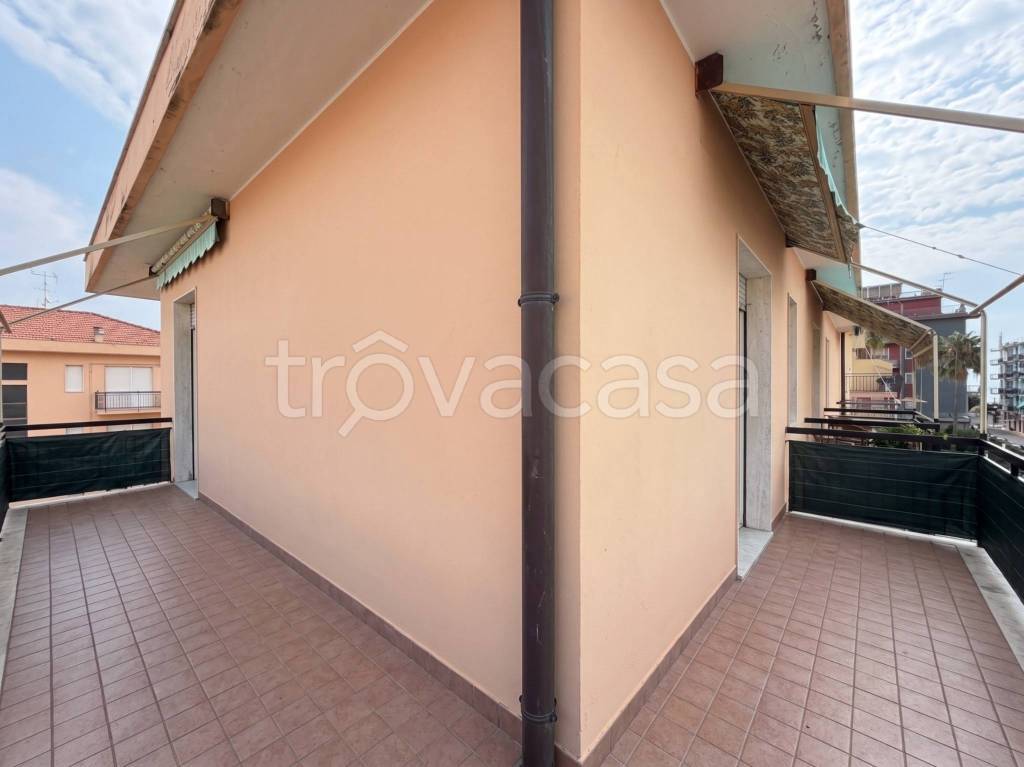 appartamento in vendita a Pietra Ligure in zona Santa Corona