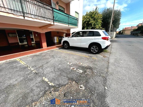 box auto in vendita a Pietra Ligure in zona Santa Corona