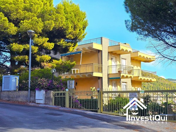 appartamento in vendita a Pietra Ligure in zona Santa Corona