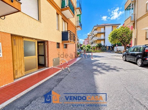 box auto in vendita a Pietra Ligure in zona Santa Corona