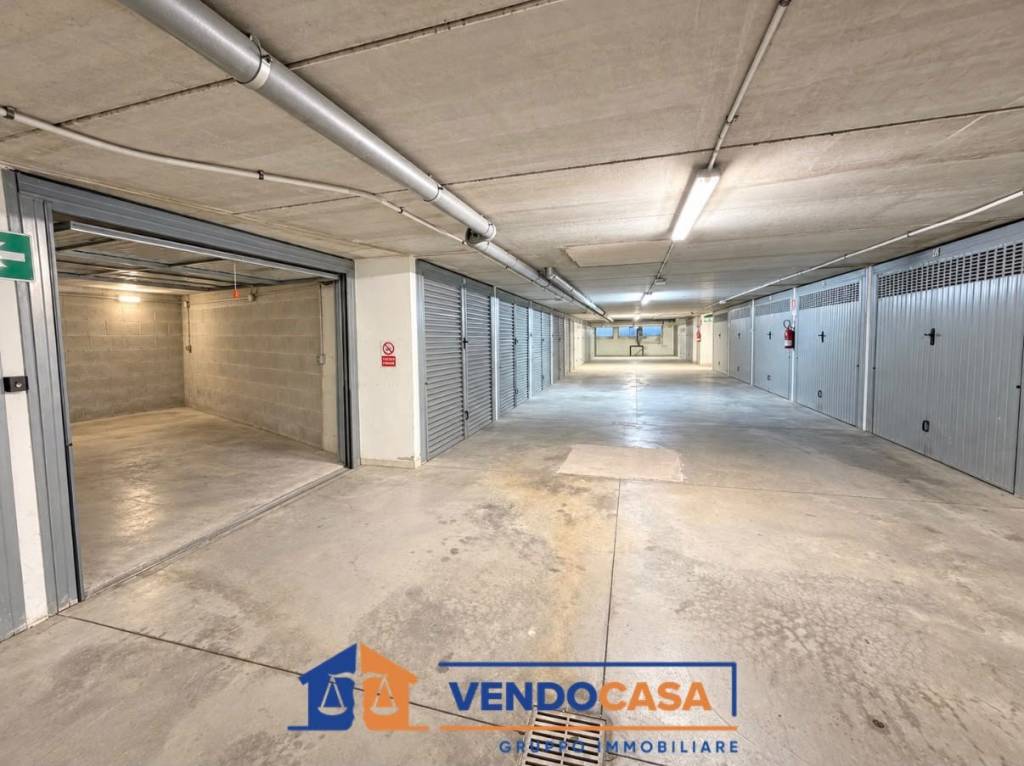 box auto in vendita a Pietra Ligure in zona Santa Corona