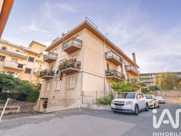 appartamento in vendita a Pietra Ligure in zona Santa Corona