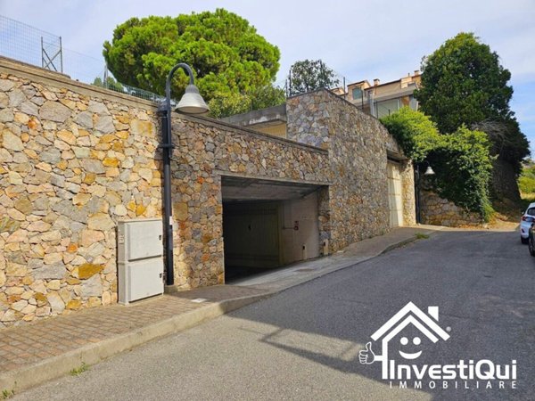 box auto in vendita a Pietra Ligure in zona Santa Corona