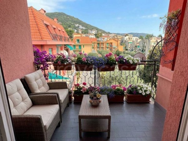 appartamento in vendita a Pietra Ligure in zona Santa Corona