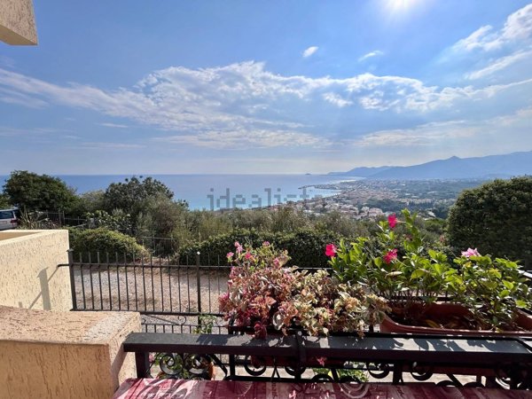 appartamento in vendita a Pietra Ligure in zona Santa Corona