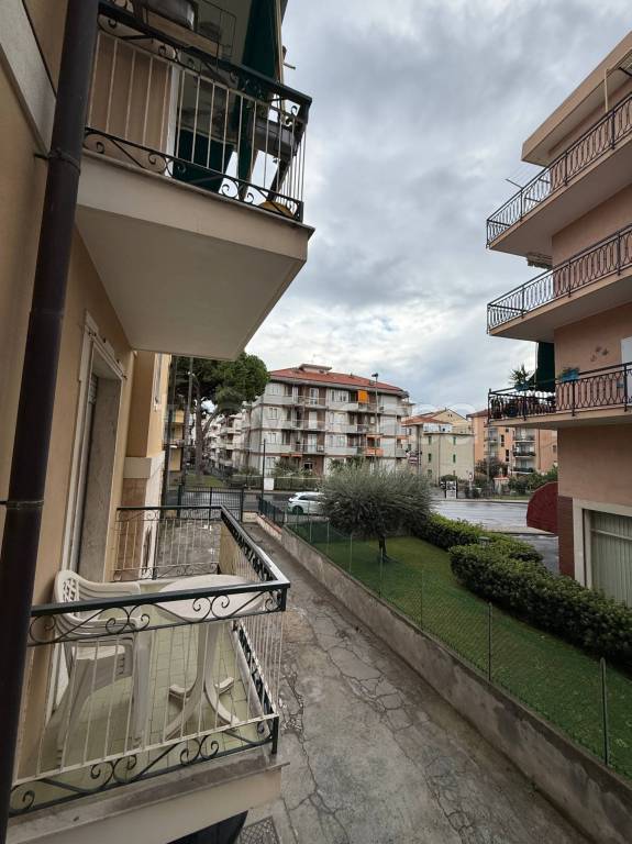 appartamento in vendita a Pietra Ligure in zona Santa Corona