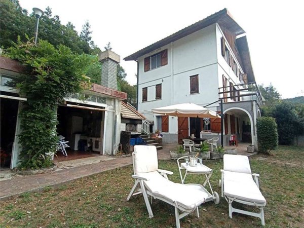 casa indipendente in vendita a Pontinvrea