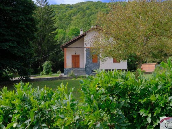 casa indipendente in vendita a Pontinvrea