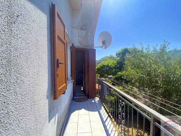 casa indipendente in vendita a Pontinvrea