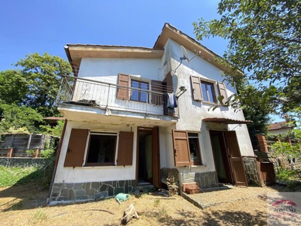 casa indipendente in vendita a Pontinvrea