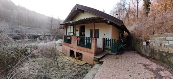 casa indipendente in vendita a Pontinvrea