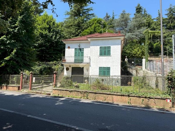 casa indipendente in vendita a Pontinvrea