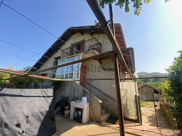 casa indipendente in vendita a Pontinvrea