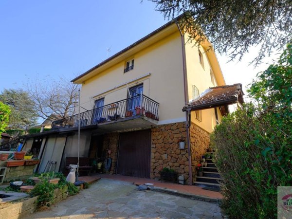 casa indipendente in vendita a Pontinvrea