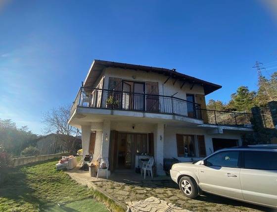 casa indipendente in vendita a Pontinvrea