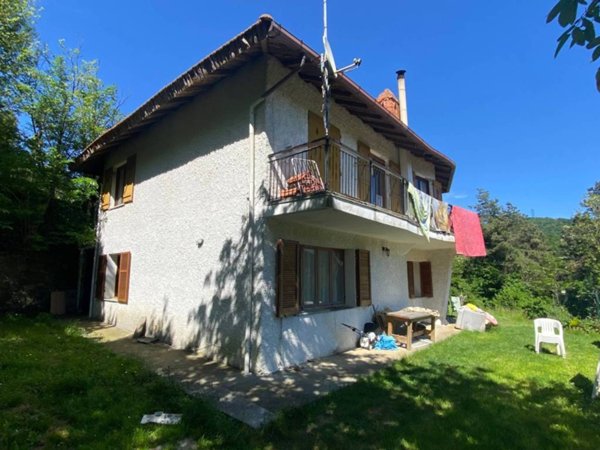 casa indipendente in vendita a Pontinvrea