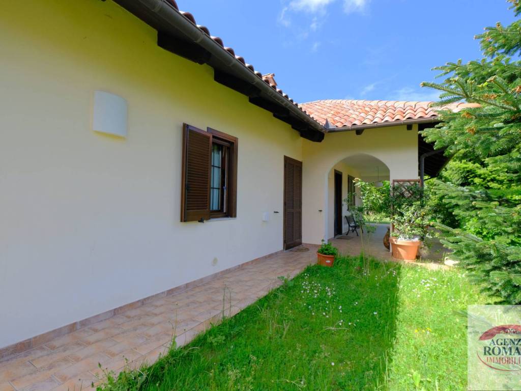 casa indipendente in vendita a Pontinvrea