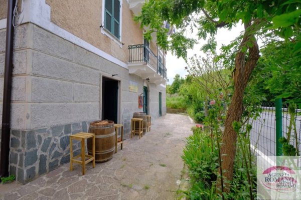 casa indipendente in vendita a Pontinvrea