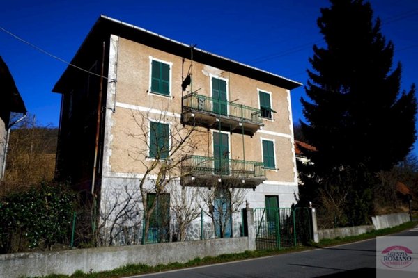 casa indipendente in vendita a Pontinvrea