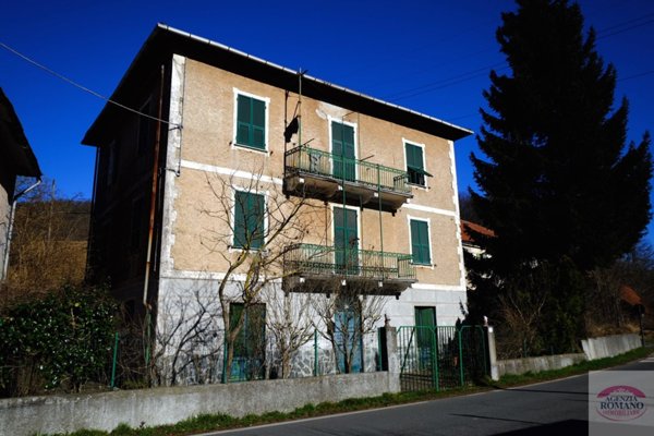 casa indipendente in vendita a Pontinvrea