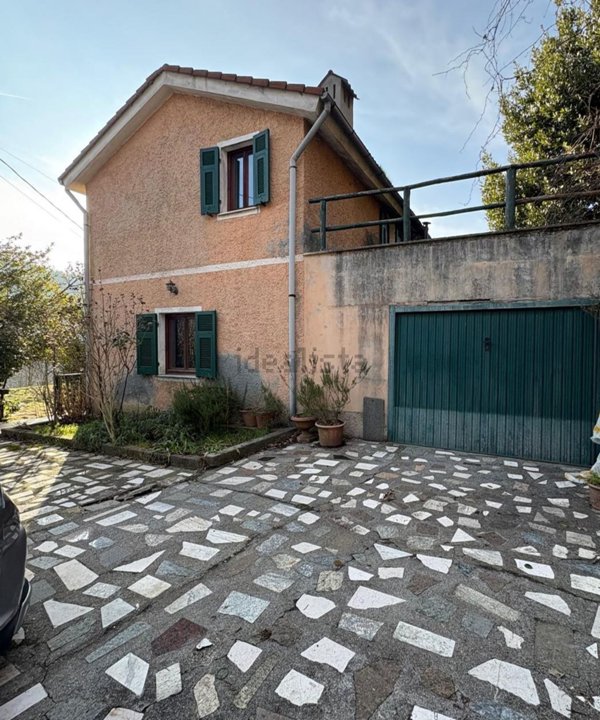 casa indipendente in vendita a Pontinvrea